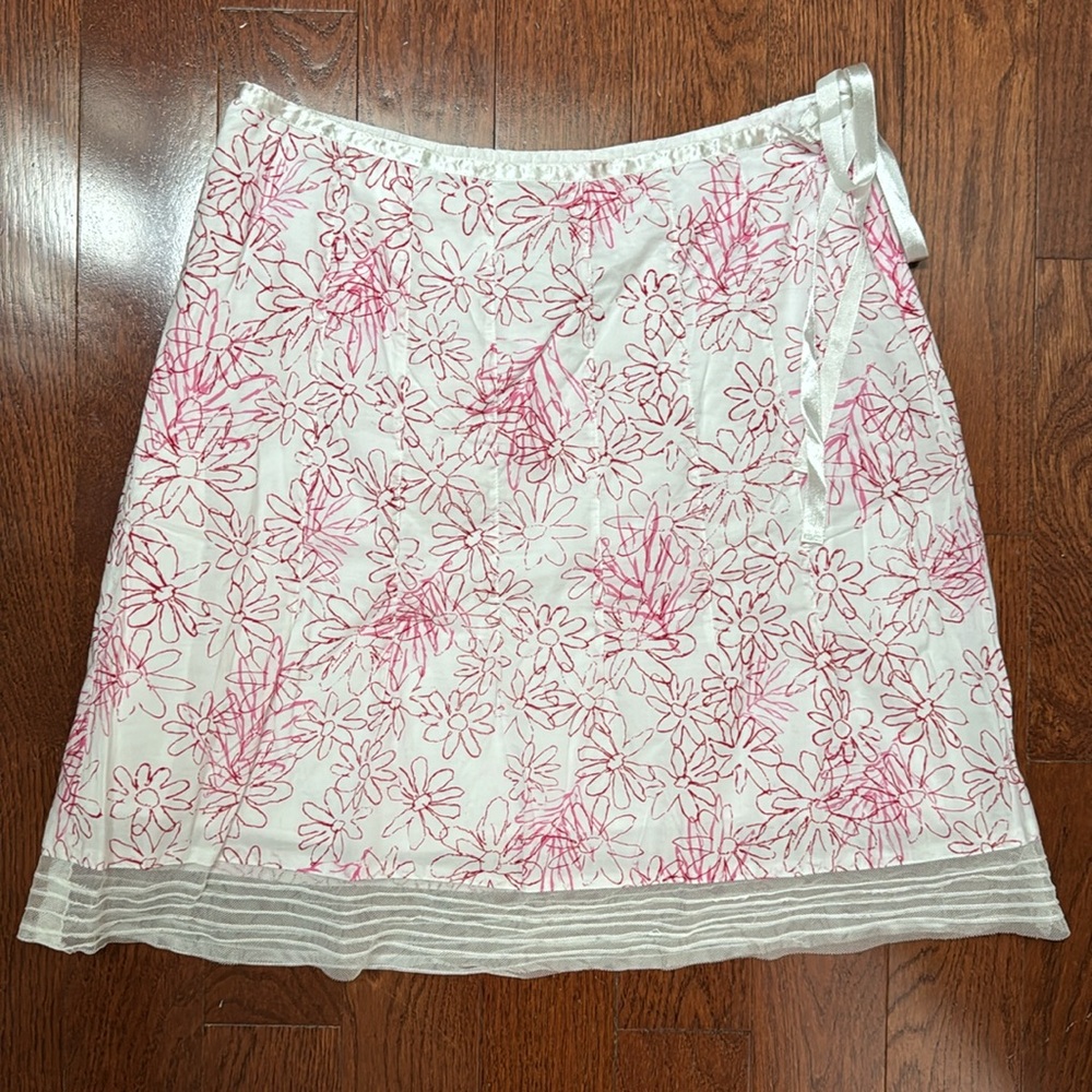 JACOB CONNEXION VINTAGE WHITE COTTON SKIRT WITH RED AND PINK FLOWER DETAILS